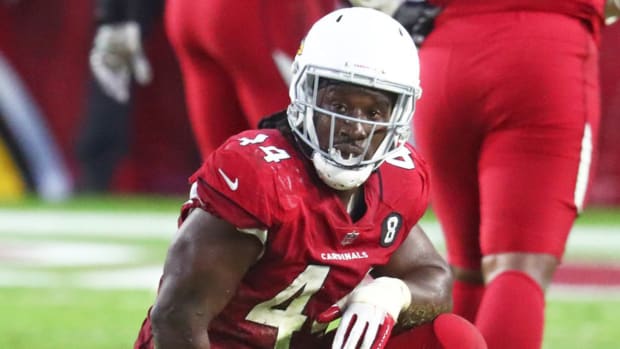 Arizona Cardinals linebacker Markus Golden (44) against the Buffalo Bills at State Farm Stadium.
